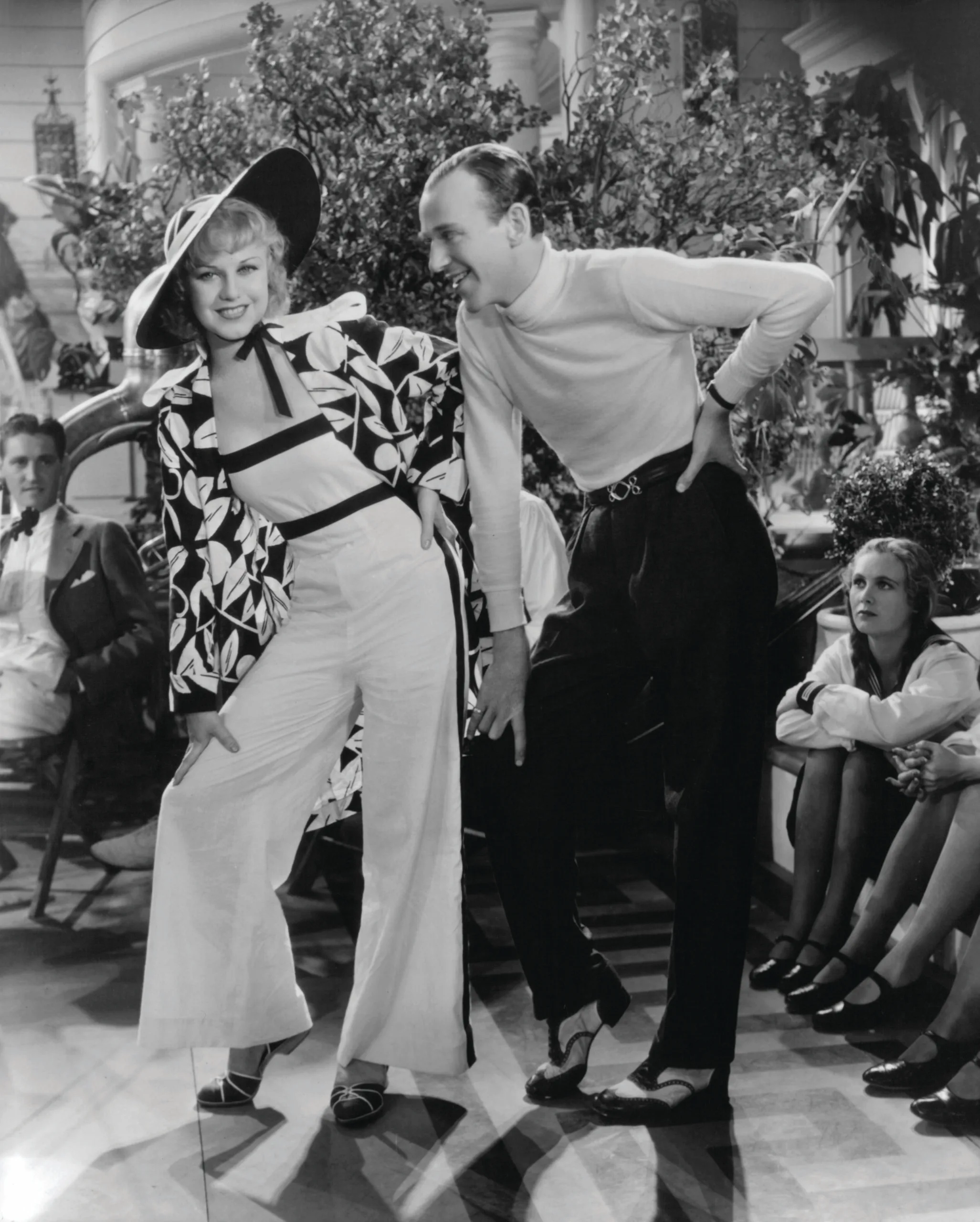 Ginger Rogers and Fred Astaire pairing together in a scene from the film 'Flying Down To Rio', 1933. (Photo by RKO Radio Pictures/Getty Images)