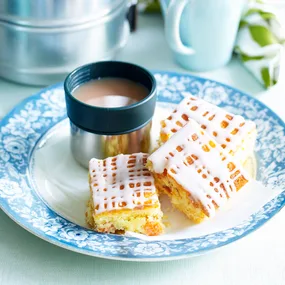 Julie Goodwin's apricot slice