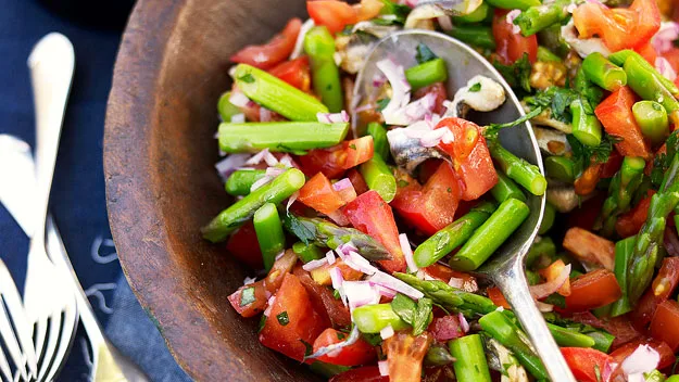 Tomato, asparagus and white anchovy salad