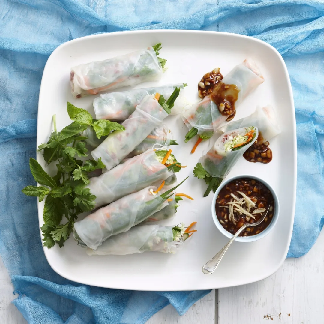 vietnamese rice paper rolls with dipping sauce