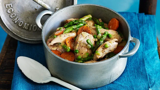 Chicken, asparagus and pea casserole