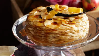 Apple "cake" with vanilla syrup