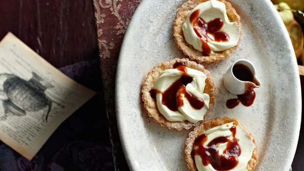 Quince and rosewater tarts