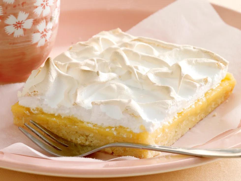 Lemon meringue slice