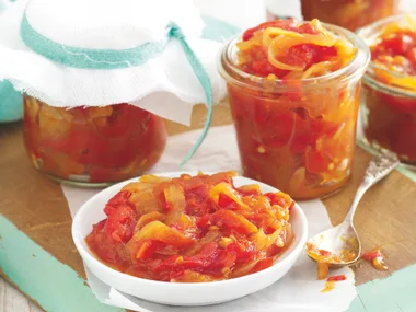 Roast red capsicum and chilli relish