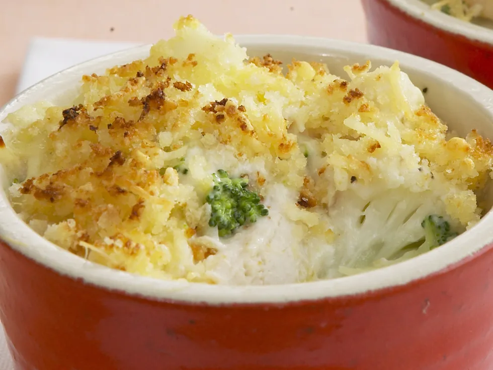 Chicken, broccoli and cauliflower bake