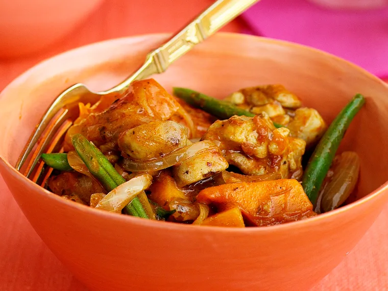 Butter chicken with vegetables