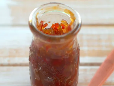 Capsicum and apple relish