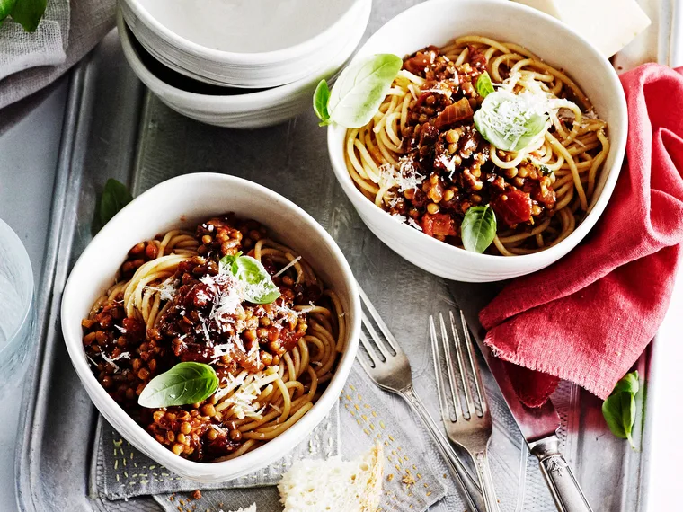 Pasta with mushrooms and lentils