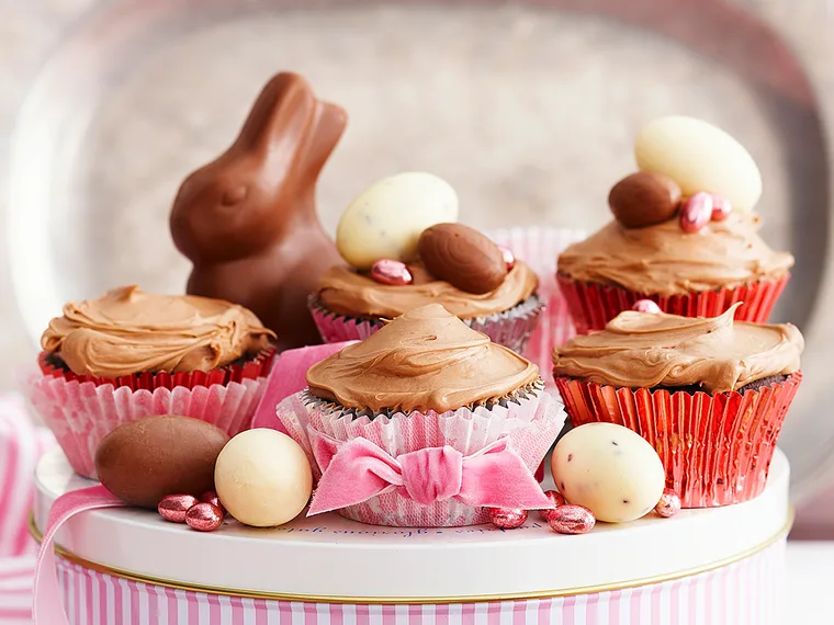 Quick-mix chocolate cupcakes