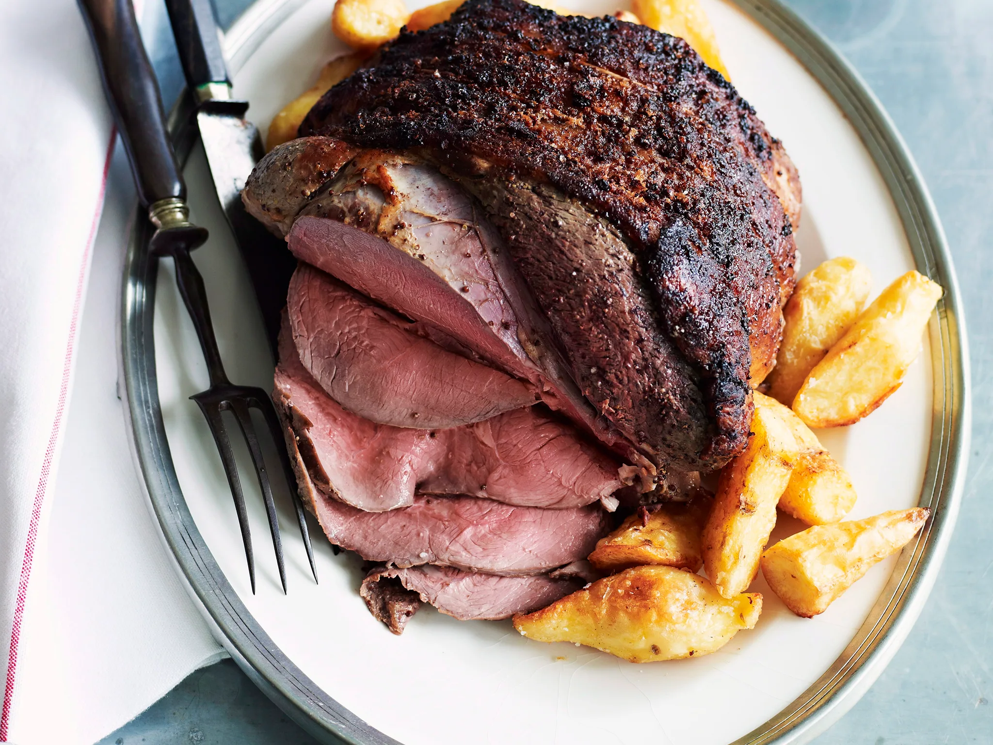 Roast beef rump with red wine gravy