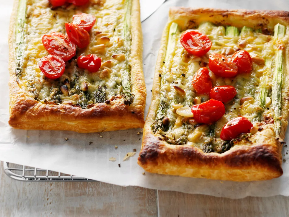 Asparagus, cheese and tomato tarts