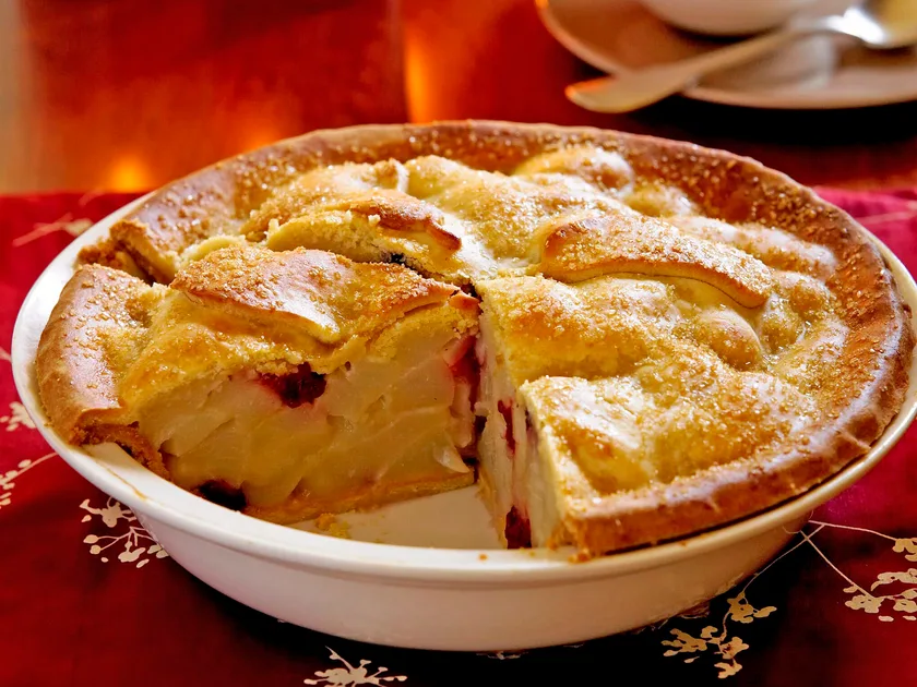 Blackberry and pear pie | Women's Weekly Food
