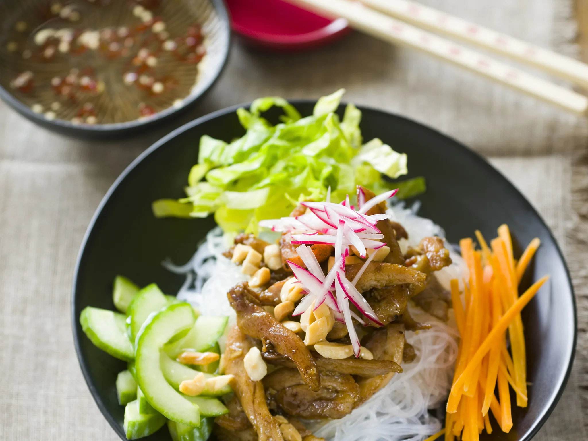 LEMON GRASS CHICKEN WITH CHILLI DIPPING SAUCE