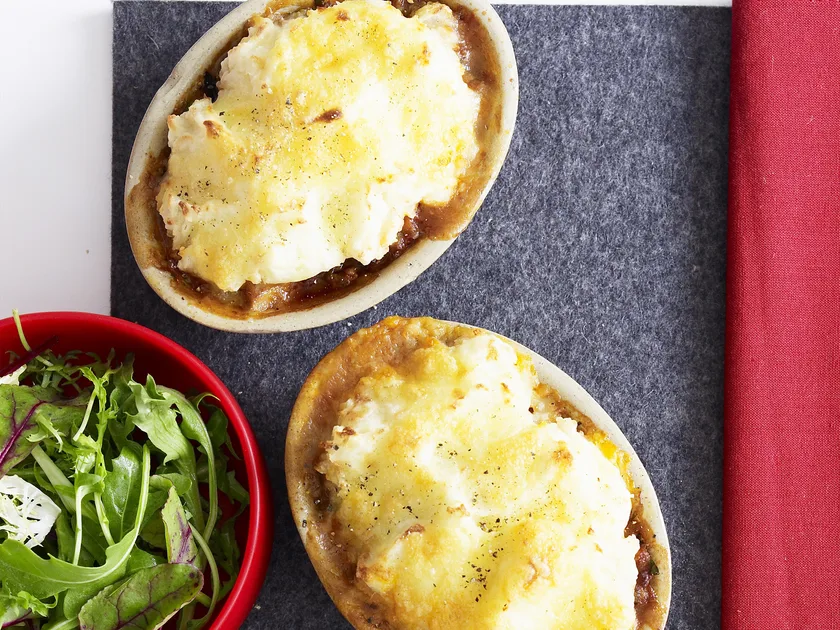 Mini Shepherd's Pies with Cheesy Potato Topping
