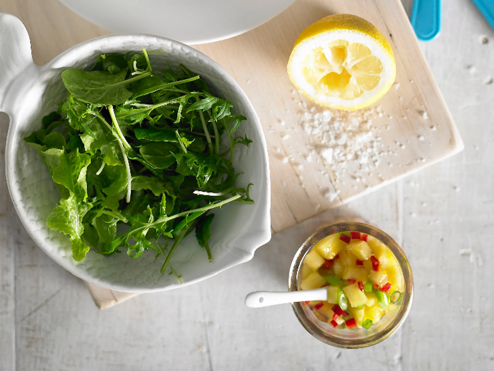 mixed leaf salad with bush spice vinagrette