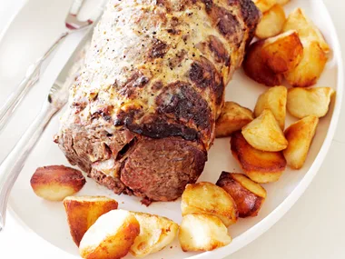 mustard-glazed roast beef with gravy