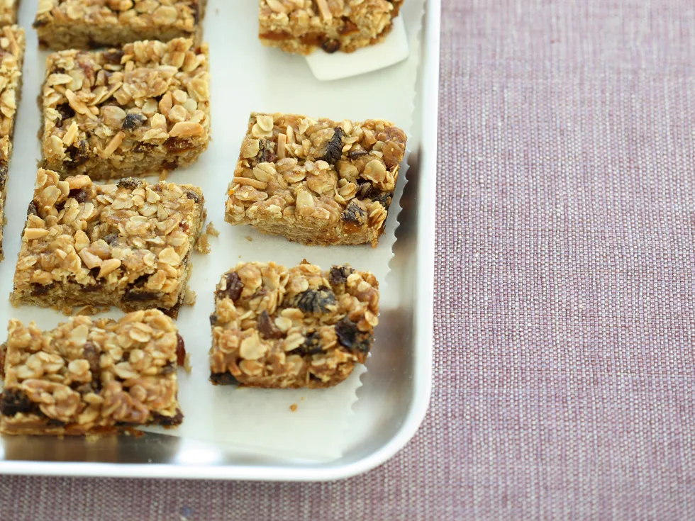 Oat and fruit slice