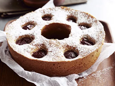 Plum and Cinnamon Cake