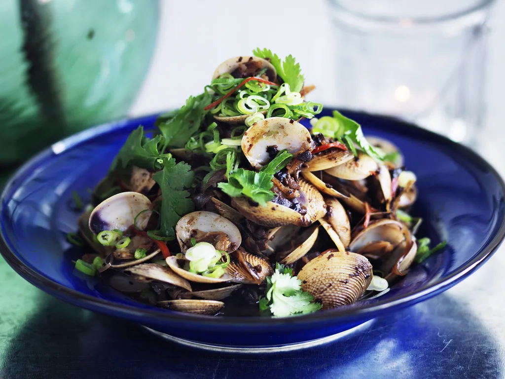 Stir-Fried baby clams with black beans