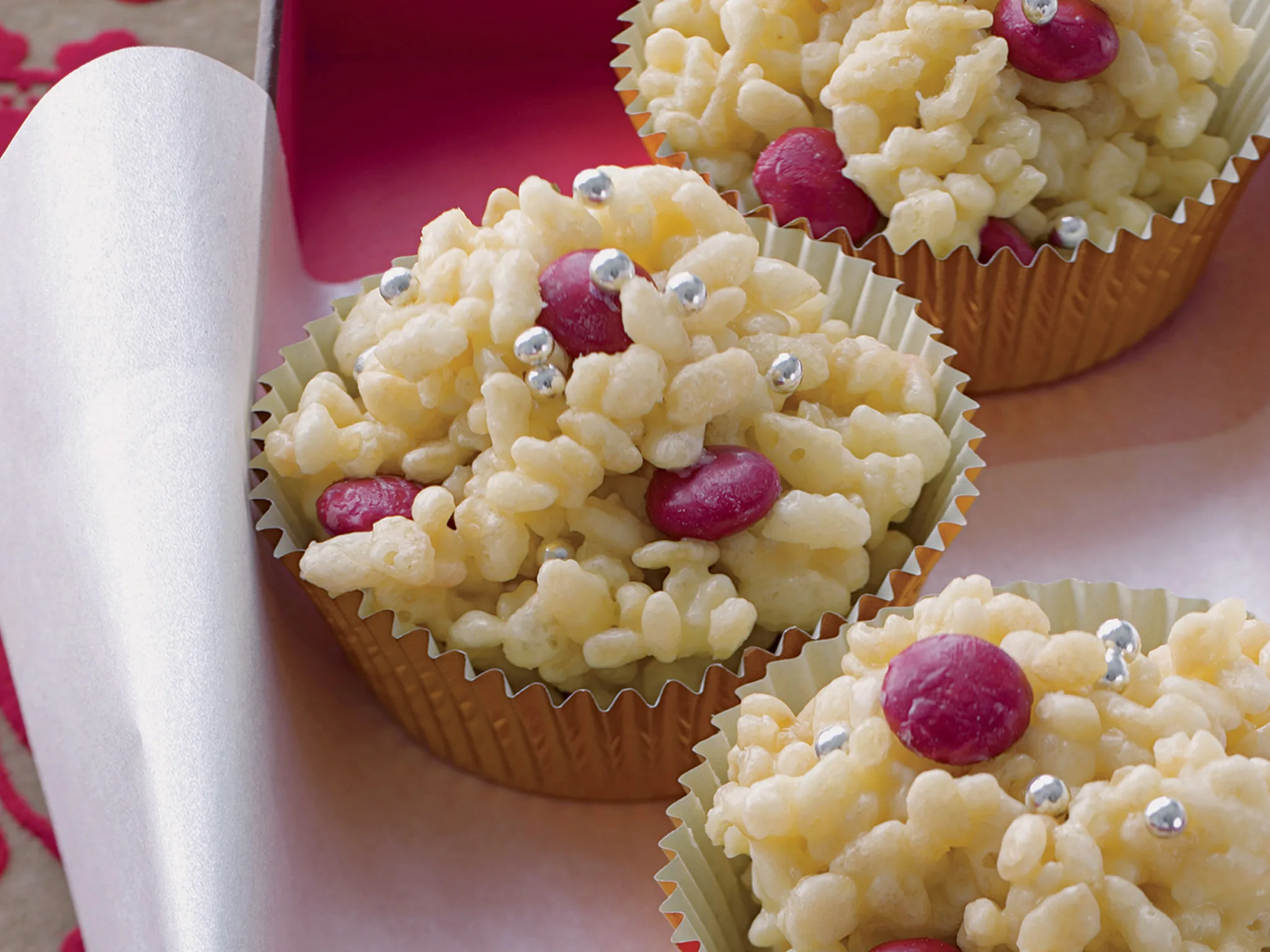 WHITE CHOCOLATE CHRISTMAS CRACKLES