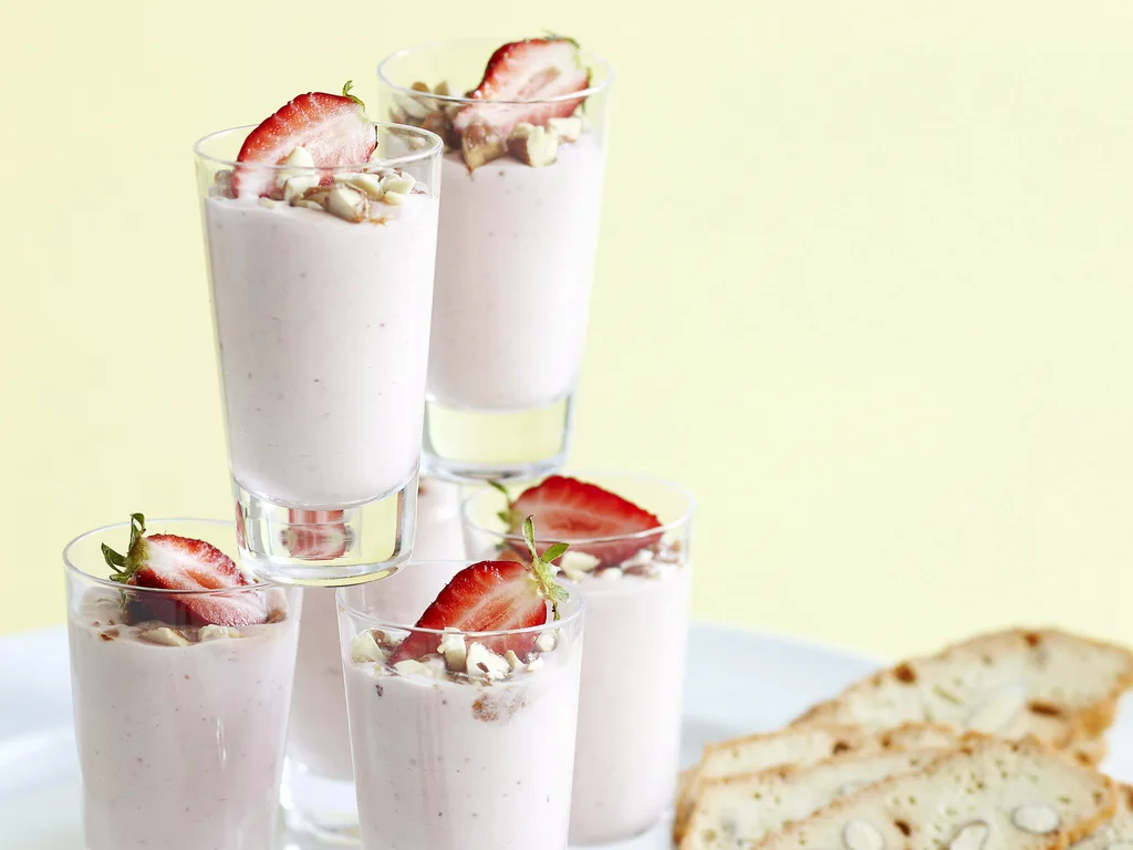 Strawberry and almond mousse cups