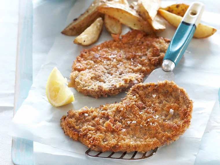 Low-fat veal schnitzel and wedges