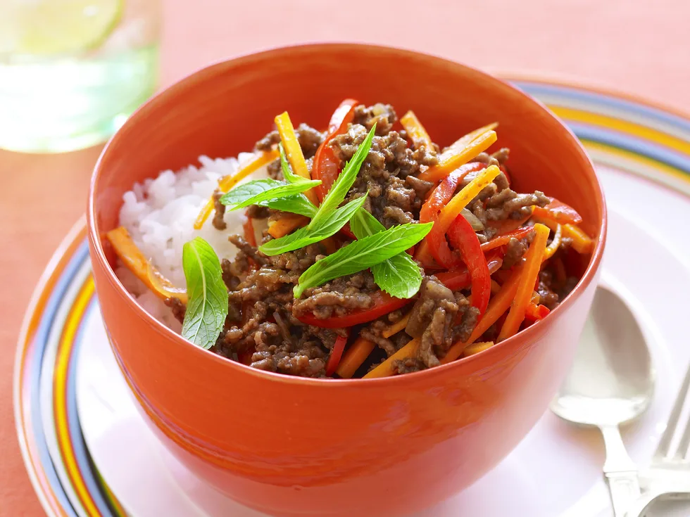 Sweet and sour beef mince with vegetables