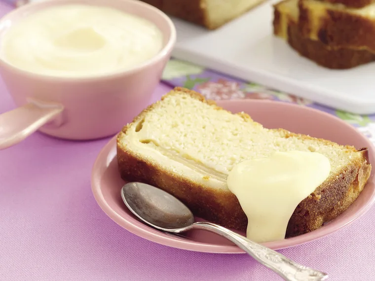 Apple custard cake