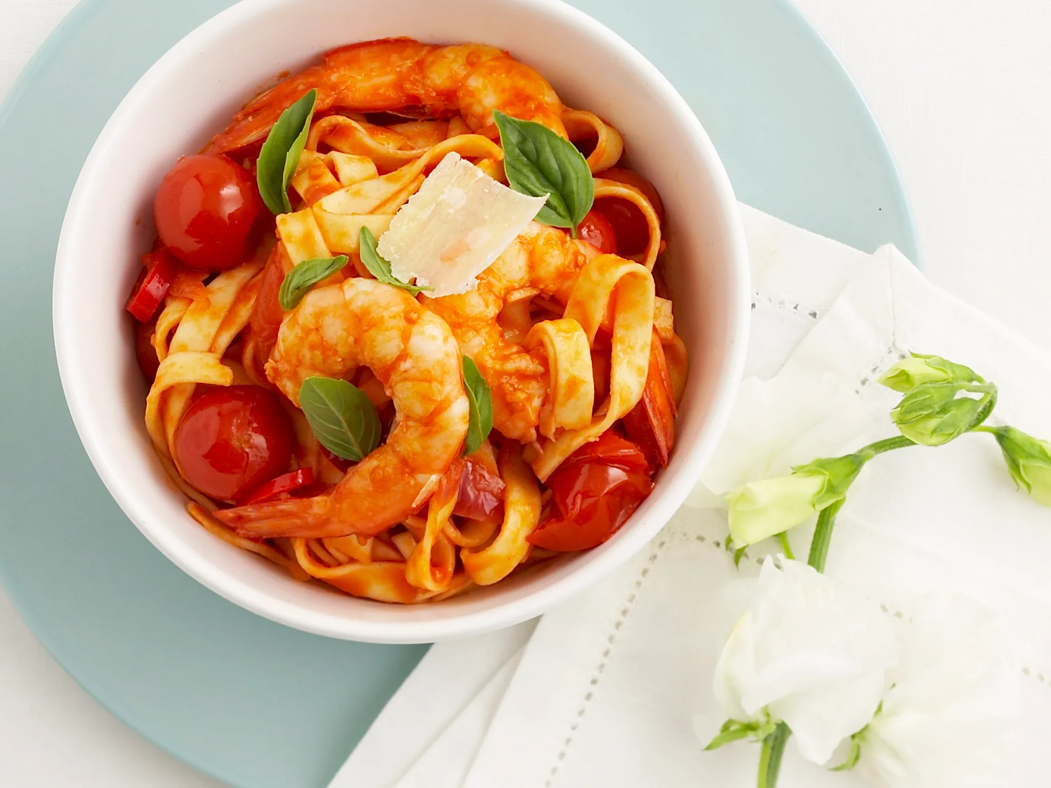 Prawn, tomato and basil pasta