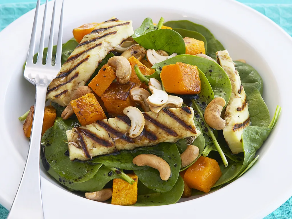 Spinach, pumpkin and haloumi salad