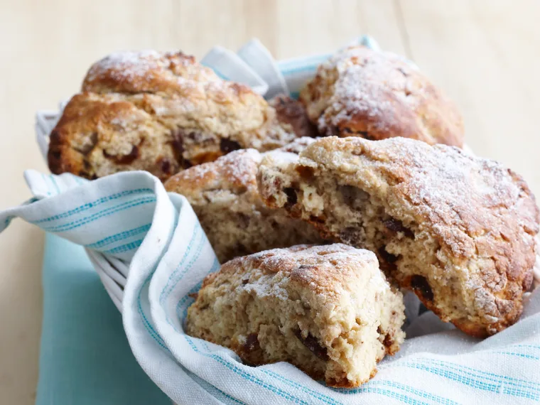 Date, walnut and banana Scones