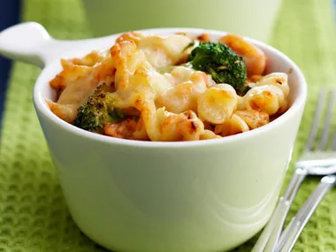 Salmon and broccoli pasta bake
