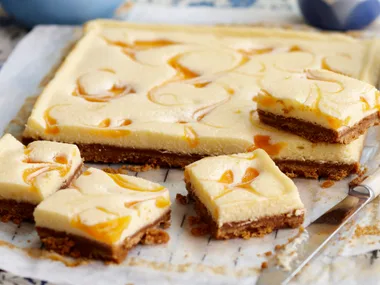 Apricot cheesecake slice