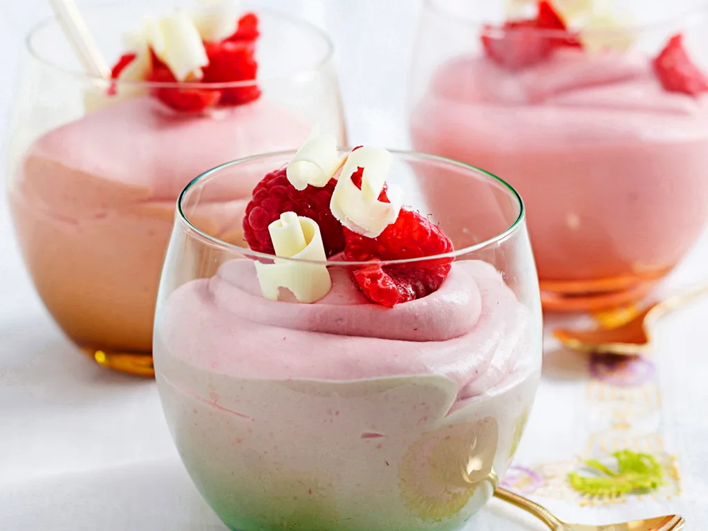 Raspberry and white chocolate mousse