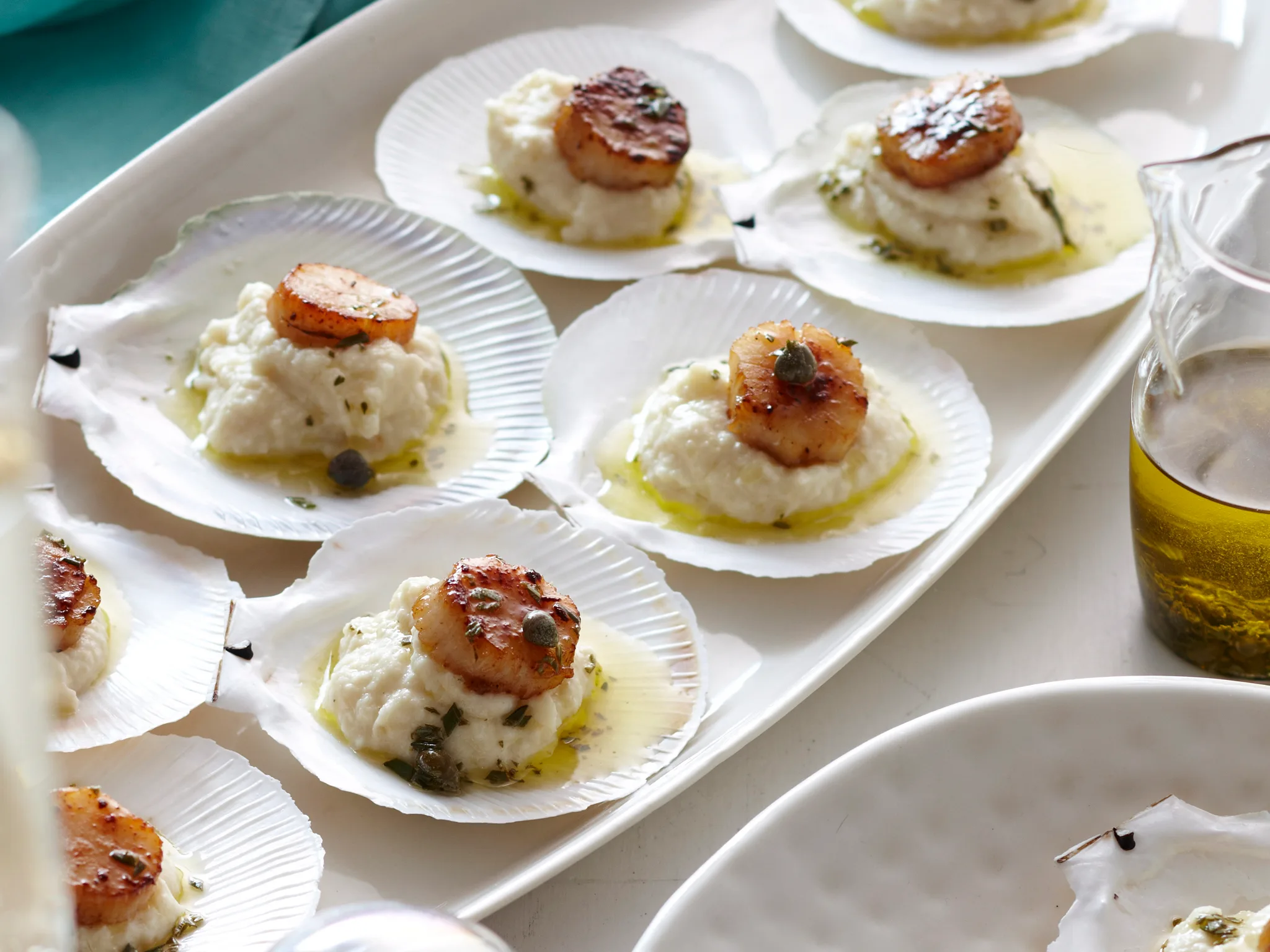 seared scallops on celeriac puree