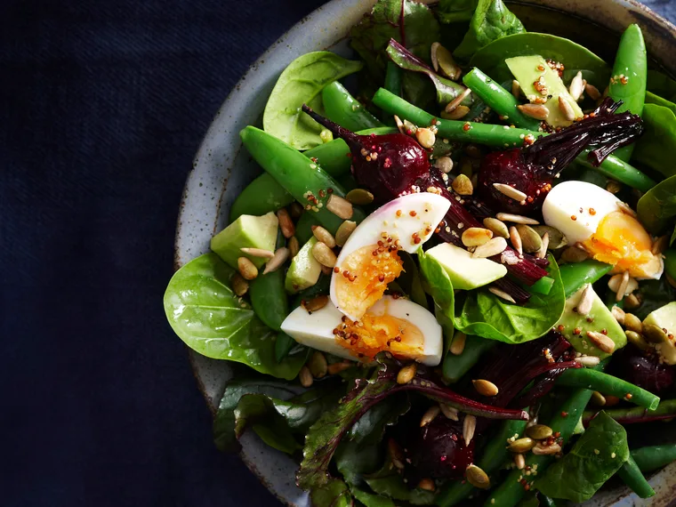 Spinach, beetroot and egg salad