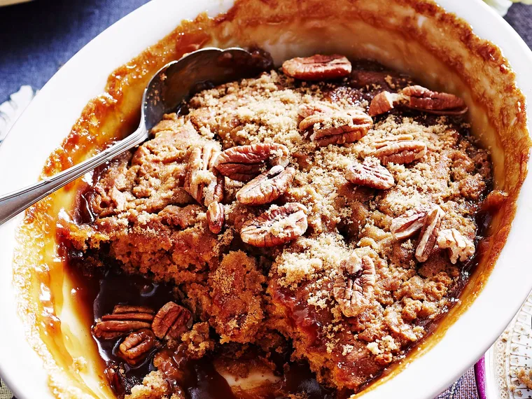 Caramel pecan and date pudding