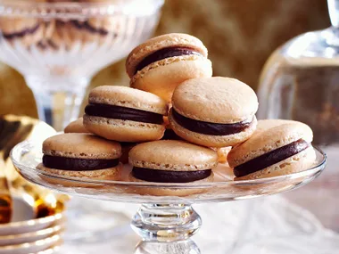 Chocolate and caramel macarons