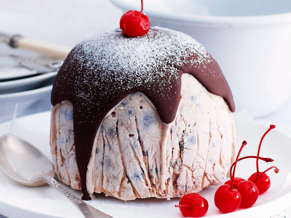 Christmas ice-cream pudding