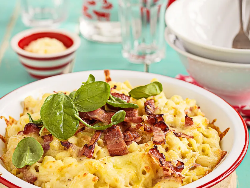 Macaroni Bake with white sauce | Women's Weekly Food
