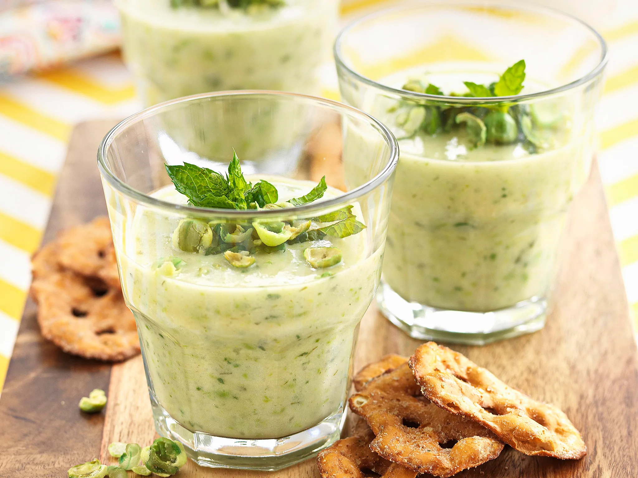 Leek, potato and pea soup