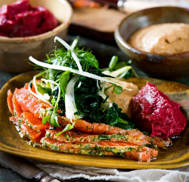 Mezze platter with salmon gravlax