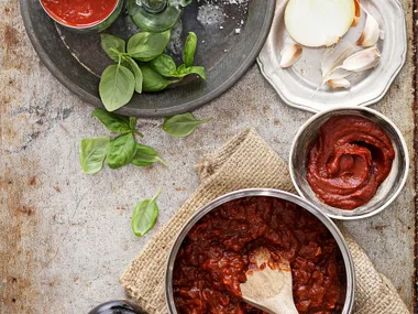 Classic tomato pizza sauce