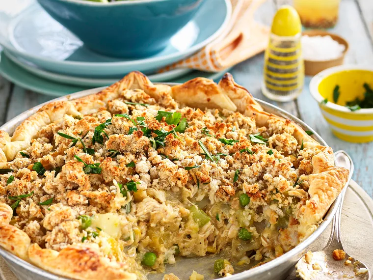 Roast chicken pie