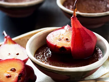 Hot chocolate custard with red wine pears