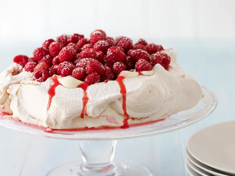 Pavlova with greek yoghurt and raspberries