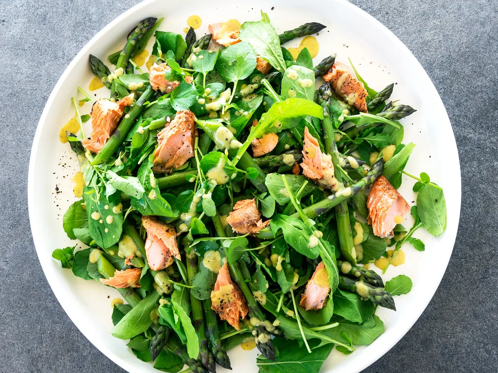 Smoked salmon and asparagus salad