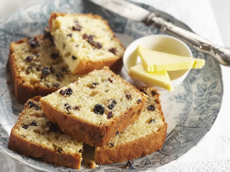 lemon and currant loaf