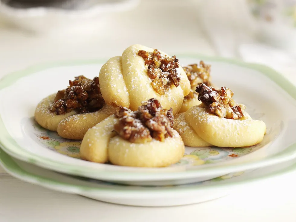 Golden pecan twists